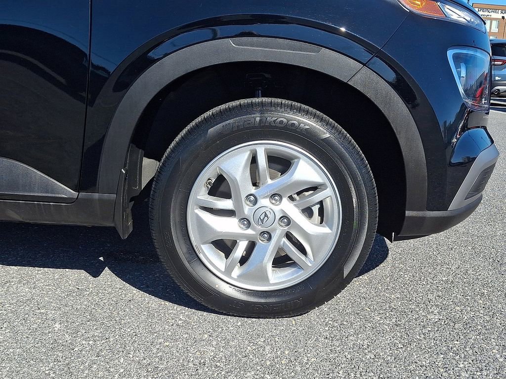 Used 2026 Hyundai Venue SE FWD image 8