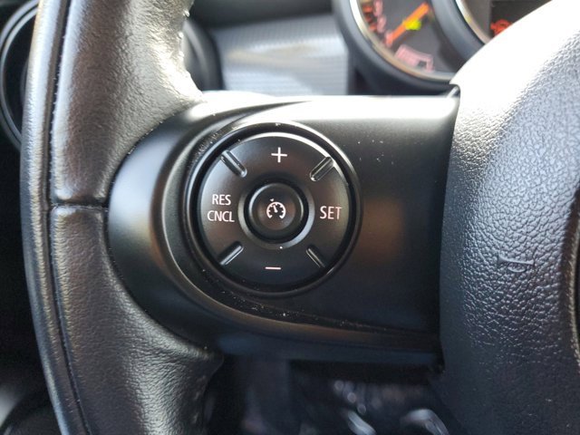 Used 2018 MINI Cooper 4-Door Hardtop image 20