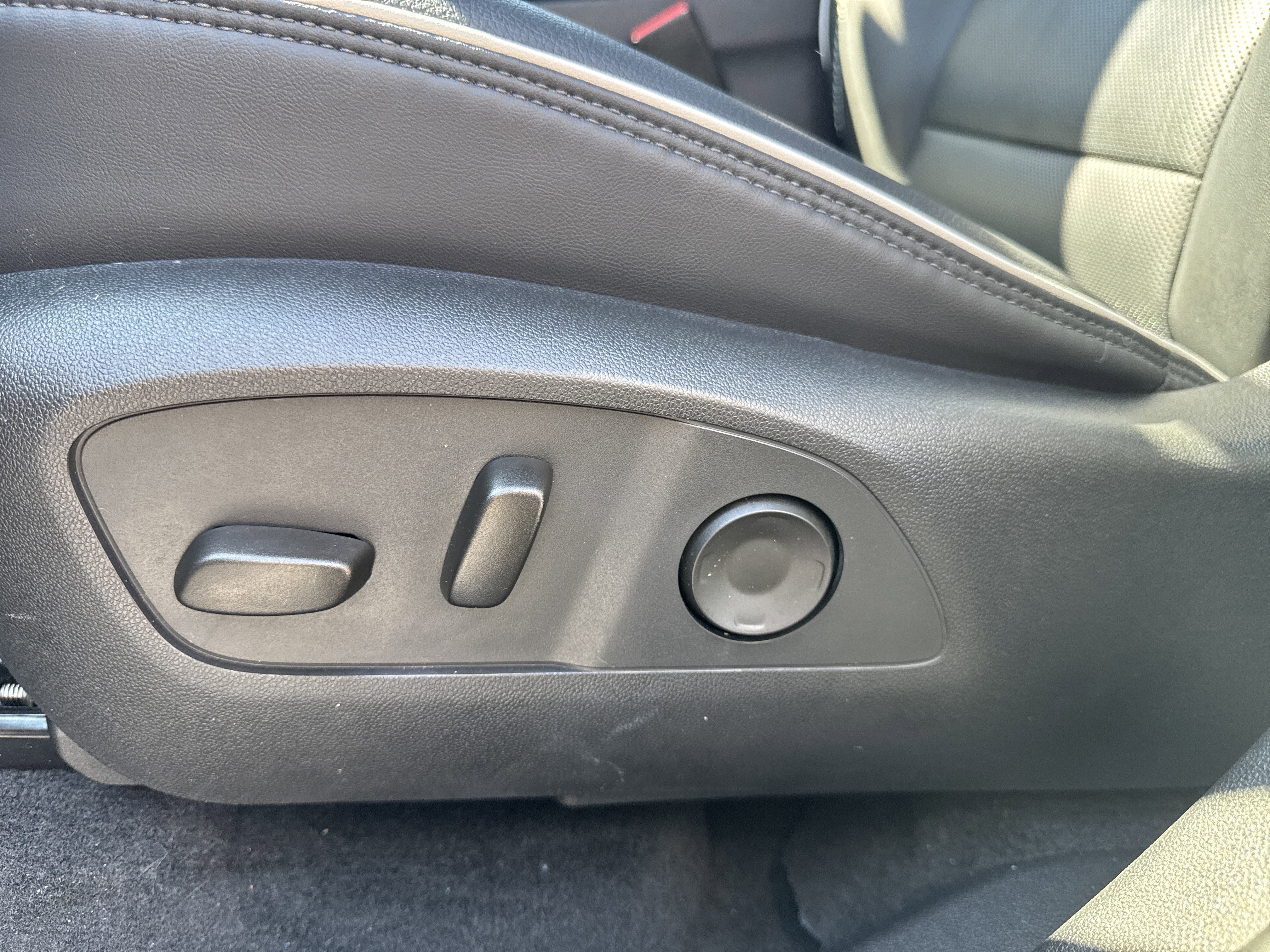 Used 2024 GMC Acadia Denali w/ Super Cruise Package image 10