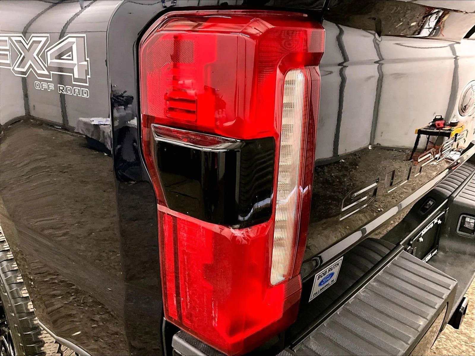 Certified 2025 Ford F250 Lariat w/ Lariat Ultimate Package AWD/4WD image 28