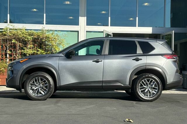 Used 2024 Nissan Rogue S AWD/4WD image 7