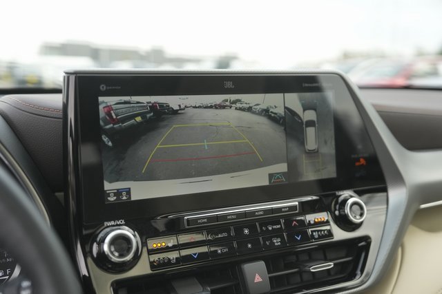 Used 2022 Toyota Highlander Platinum image 27