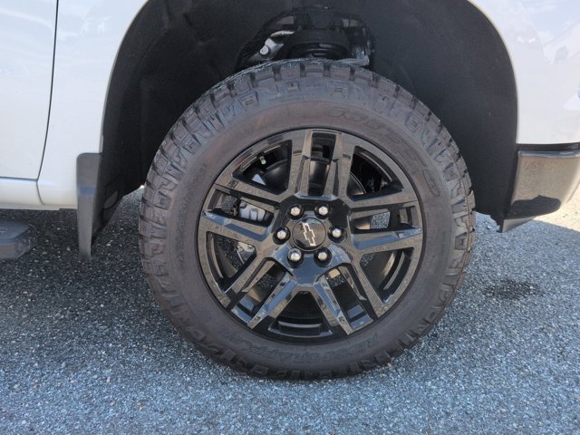 Used 2025 Chevrolet Silverado 1500 LT Trail Boss w/ Convenience Package II AWD/4WD image 11
