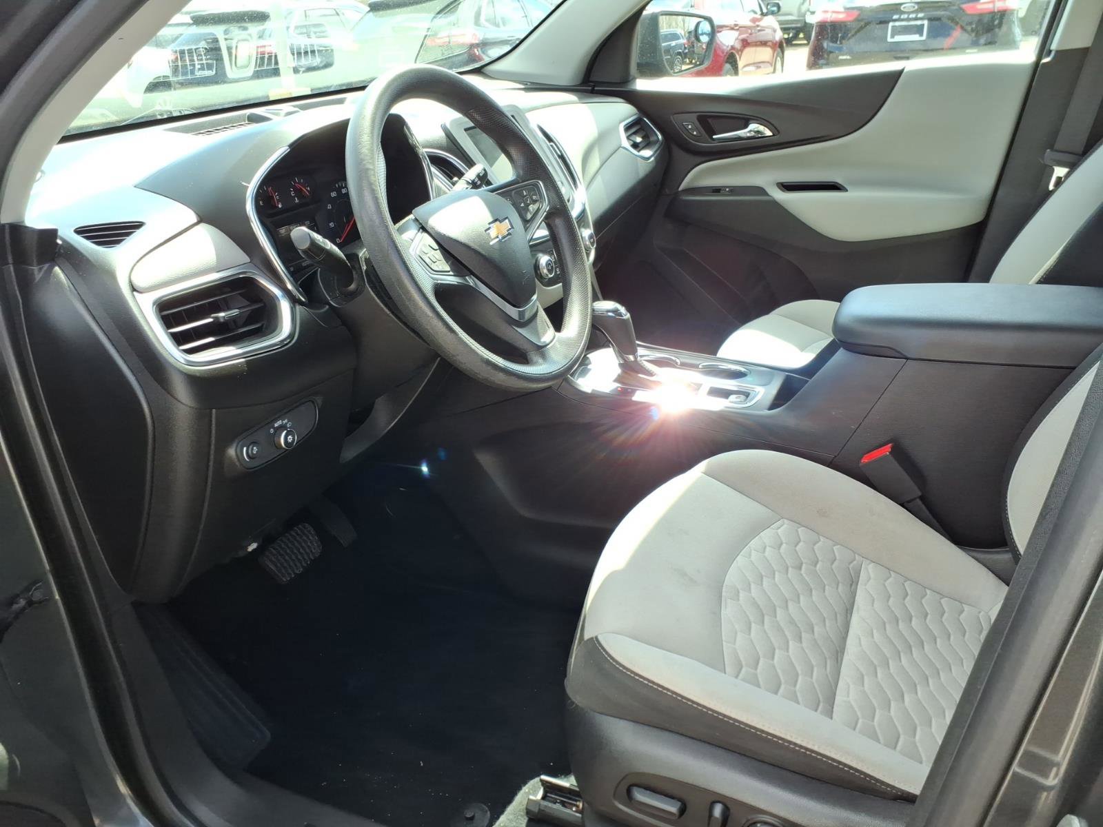 Used 2019 Chevrolet Equinox LS w/ LS Convenience Package FWD image 11