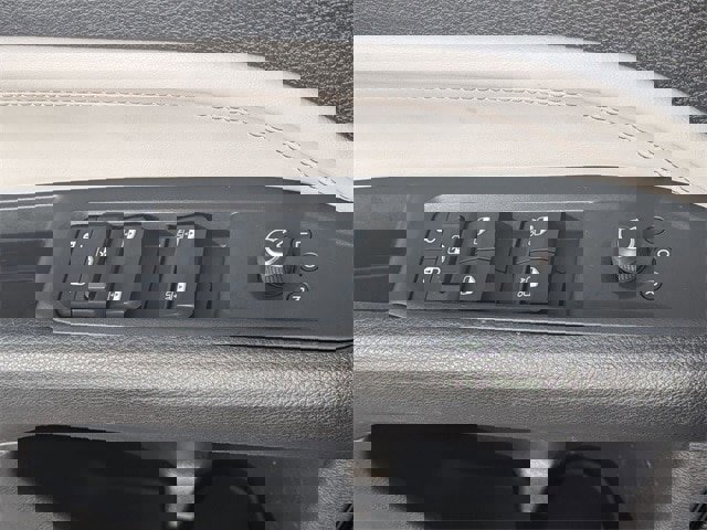 Used 2023 Jeep Compass Limited image 15