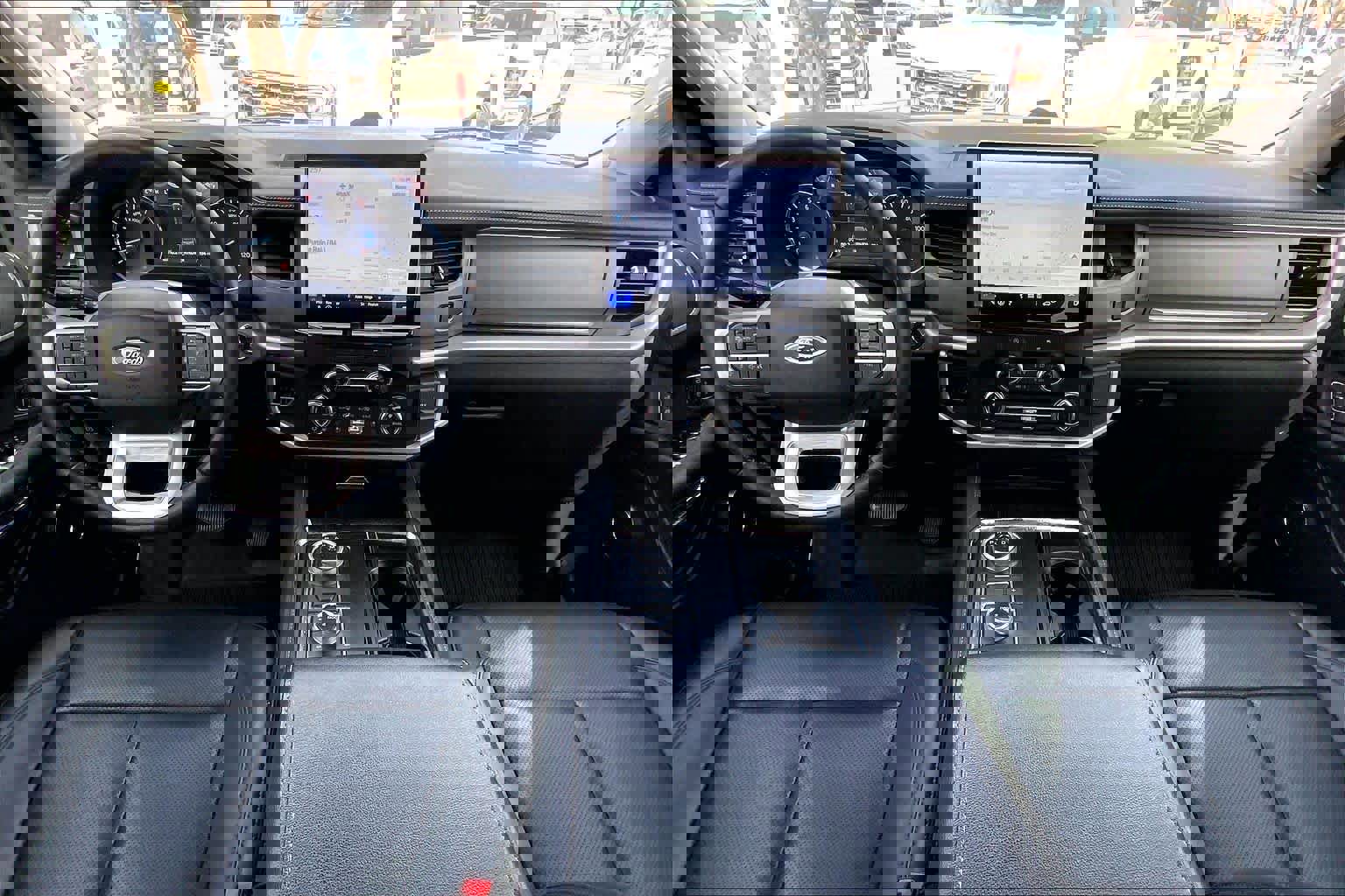 Certified 2023 Ford Expedition XLT image 16