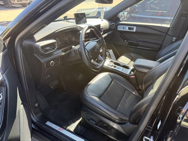 Certified 2023 Ford Explorer ST-Line w/ Class IV Trailer Tow Package image 9