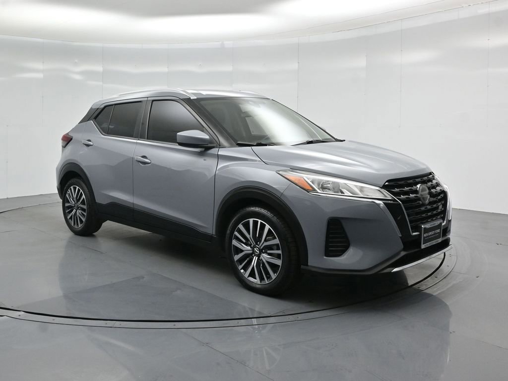 Used 2021 Nissan Kicks SV image 3