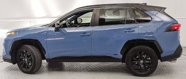 Used 2022 Toyota RAV4 XSE AWD/4WD image 5