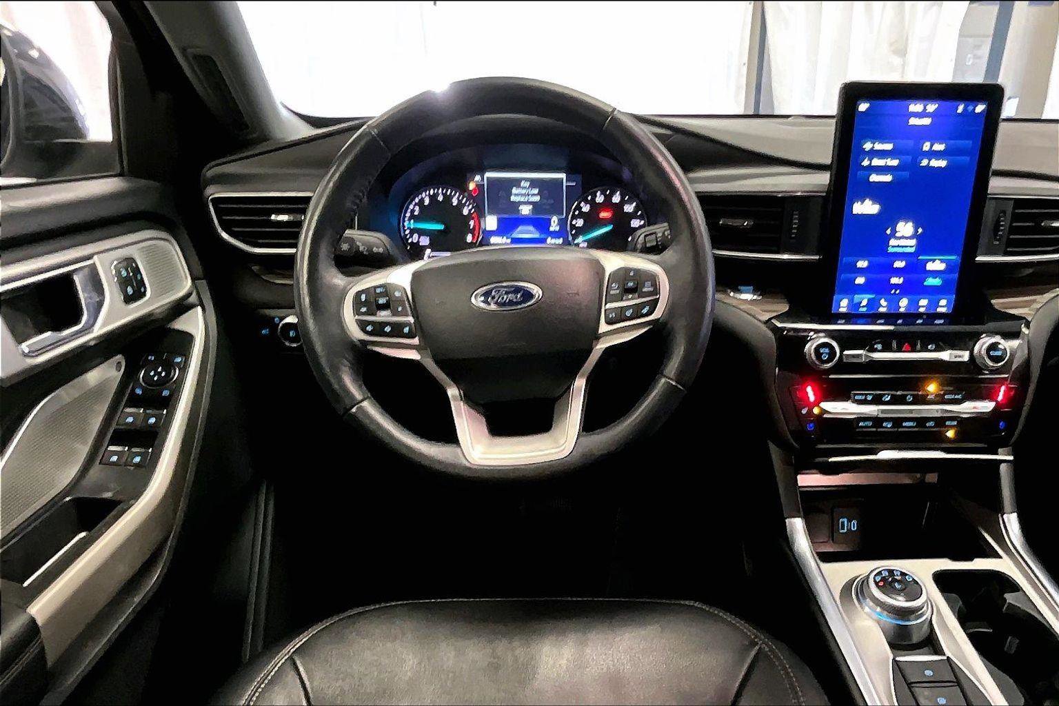 Certified 2022 Ford Explorer Limited w/ Limited Technology Package image 5