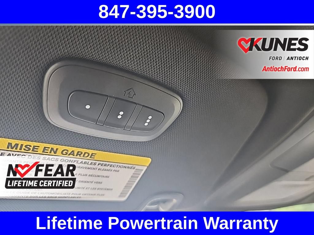 Used 2025 Chrysler Pacifica Select FWD image 35