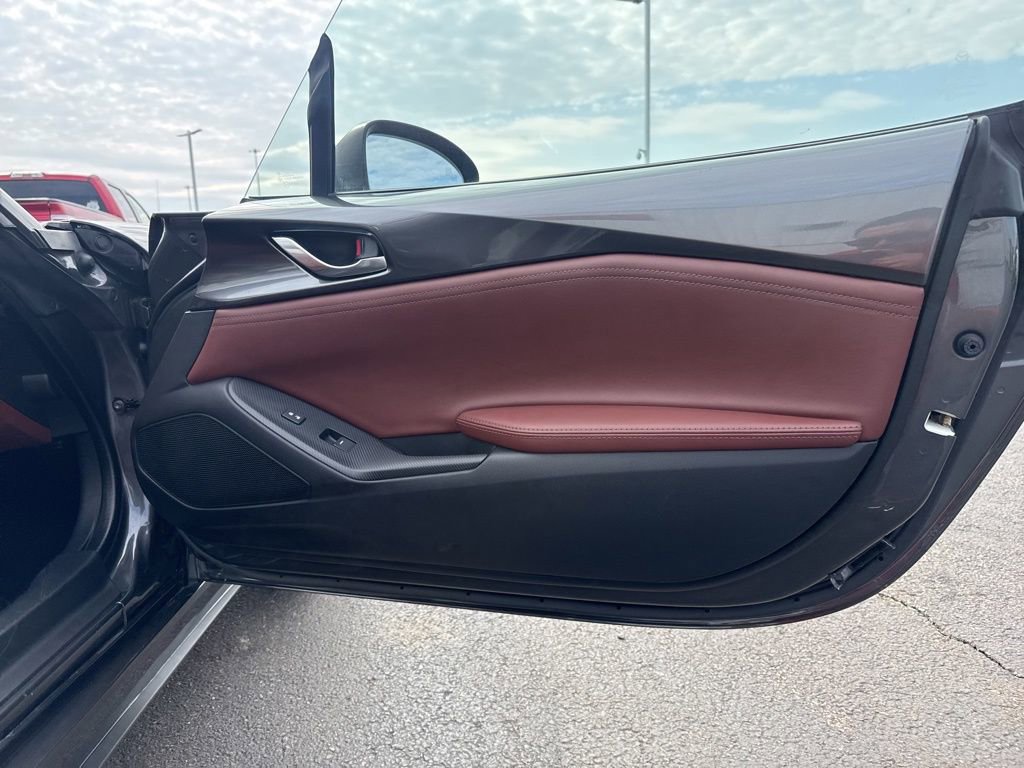 Used 2019 MAZDA MX-5 Miata RF Grand Touring image 28