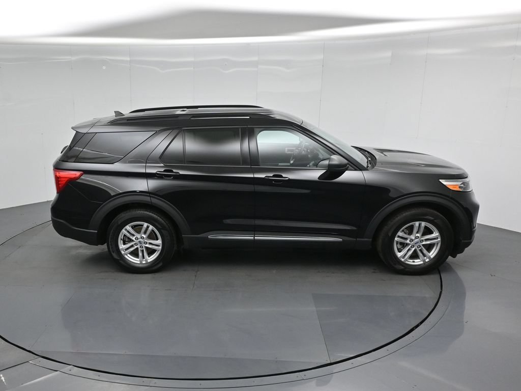 Certified 2023 Ford Explorer XLT w/ Equipment Group 202A RWD image 40