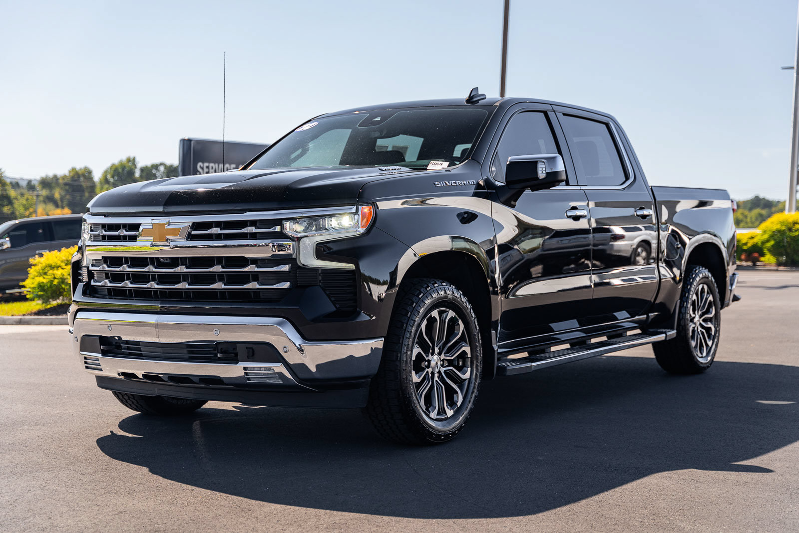 Used 2022 Chevrolet Silverado 1500 LTZ w/ Max Trailering Package RWD image 3