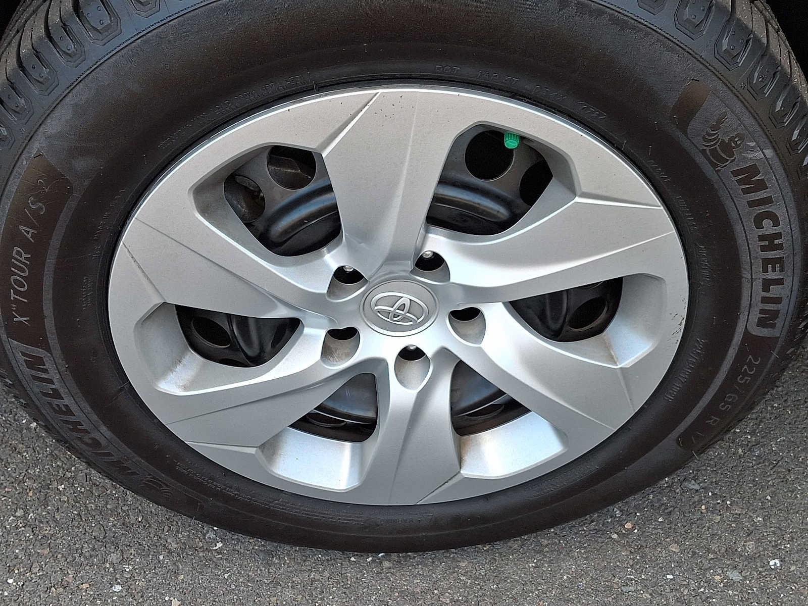 Used 2020 Toyota RAV4 LE w/ All Weather Liner Package AWD/4WD image 8