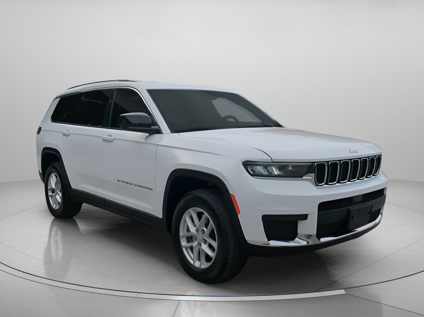 Used 2024 Jeep Grand Cherokee L Laredo AWD/4WD image 2