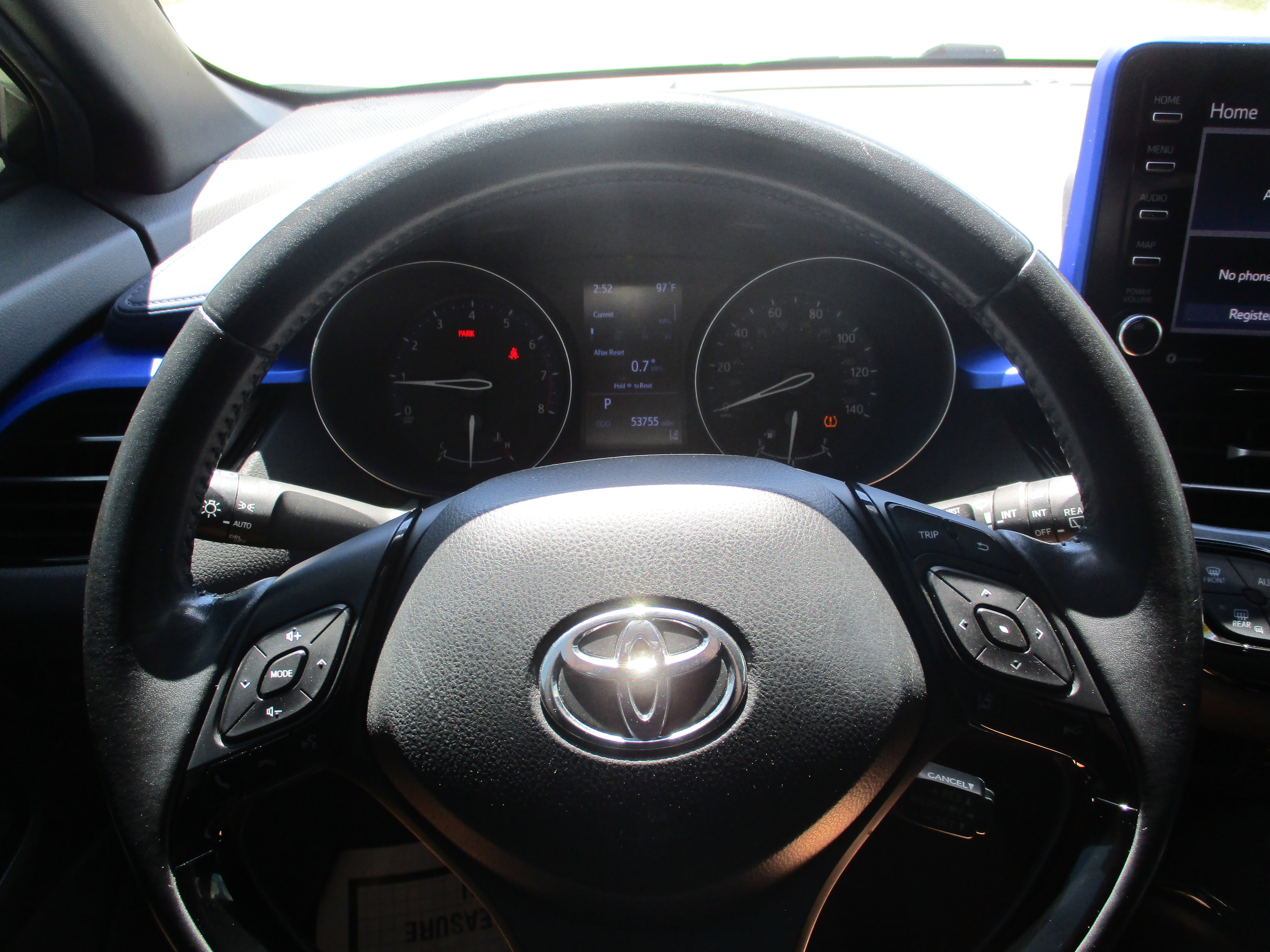 Used 2020 Toyota C-HR XLE FWD image 16