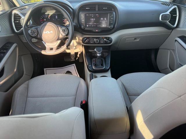 Used 2022 Kia Soul LX FWD image 12