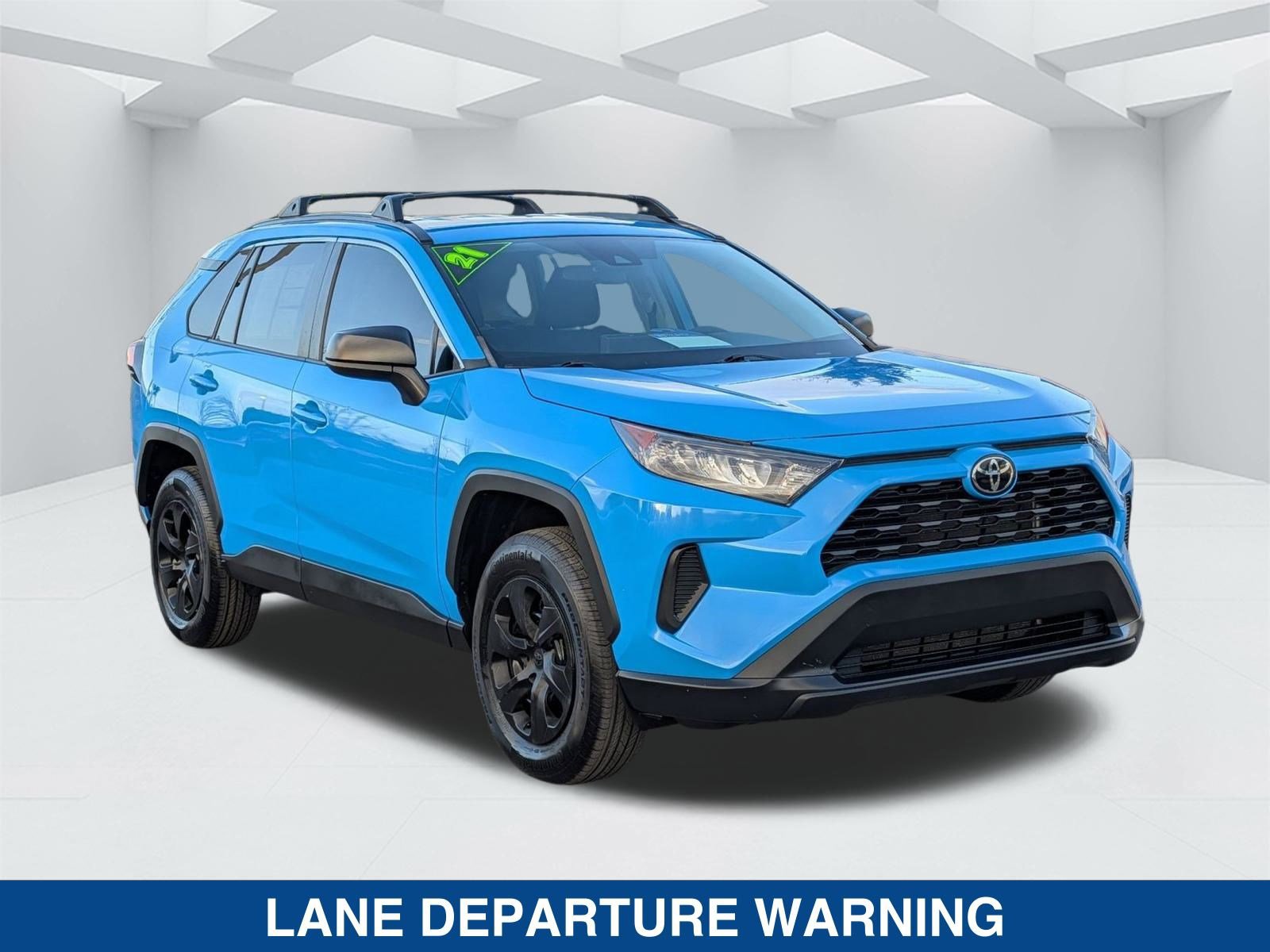 Used 2021 Toyota RAV4 LE image 2