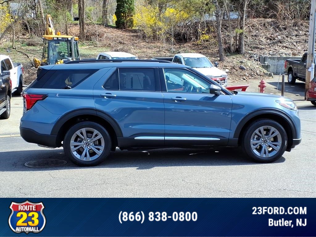 Certified 2025 Ford Explorer Active w/ Active Comfort Package AWD/4WD image 6
