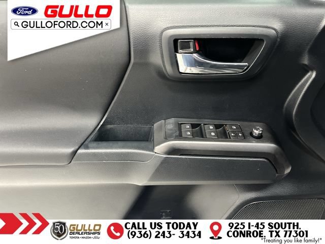 Used 2018 Toyota Tacoma TRD Off-Road w/ Technology Package AWD/4WD image 19