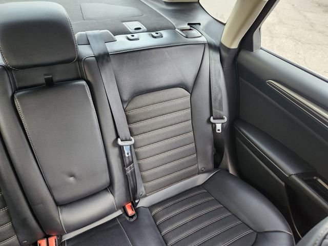 Certified 2017 Ford Fusion SE w/ Equipment Group 201A image 18