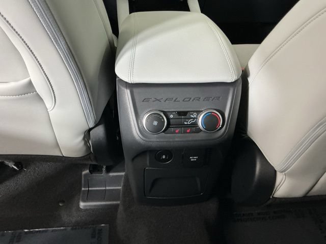 Certified 2025 Ford Explorer Platinum w/ Ultimate Package AWD/4WD image 28