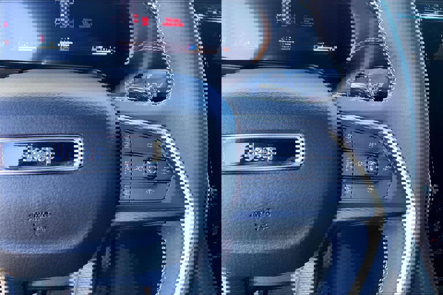 Used 2023 Jeep Grand Cherokee Altitude image 24