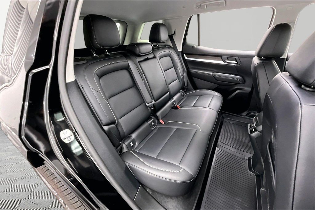 Used 2026 GMC Terrain Denali w/ LPO, Black Badging Package AWD/4WD image 27
