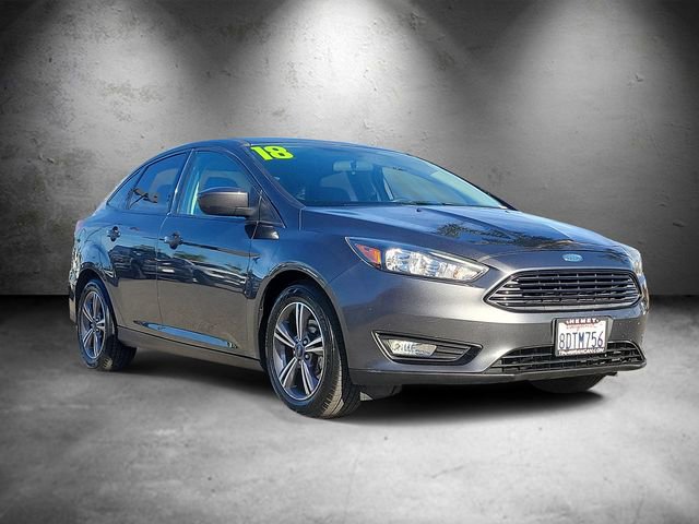 Certified 2018 Ford Focus SE w/ SE Appearance Package image 2