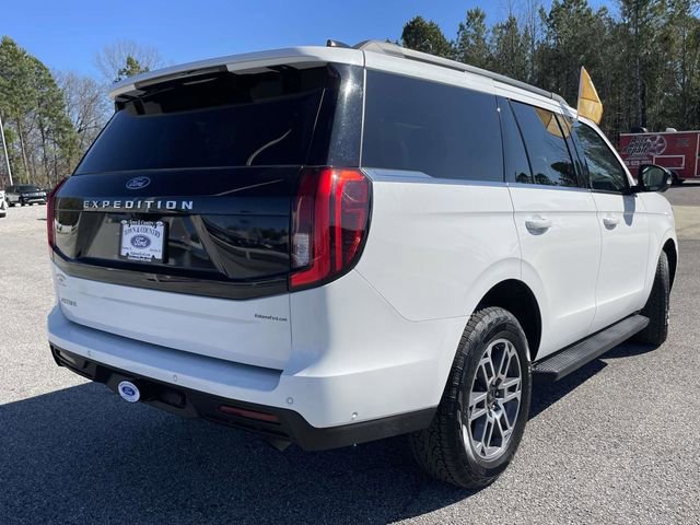 Certified 2025 Ford Expedition Active image 5