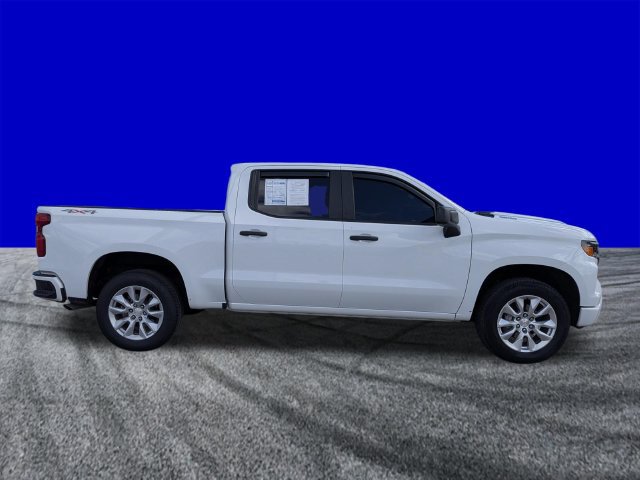 Used 2025 Chevrolet Silverado 1500 Custom AWD/4WD image 3
