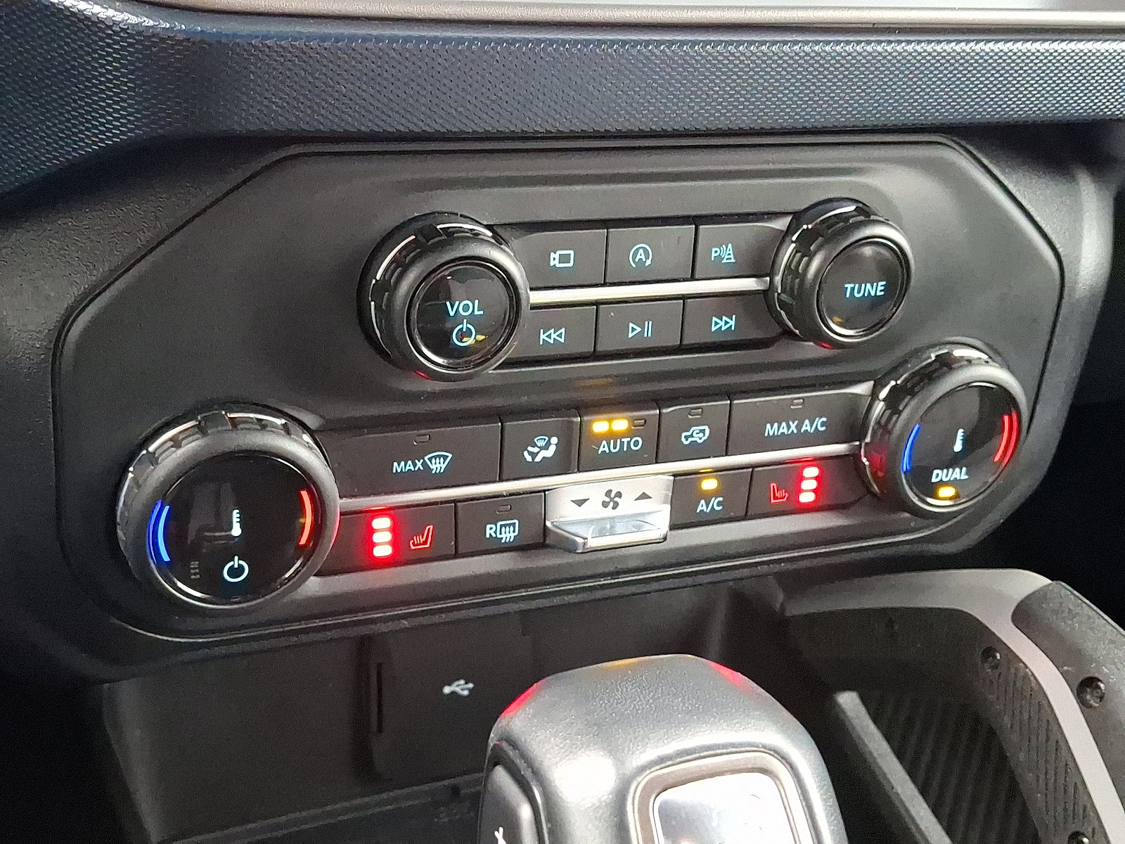 Certified 2022 Ford Bronco Outer Banks AWD/4WD image 18