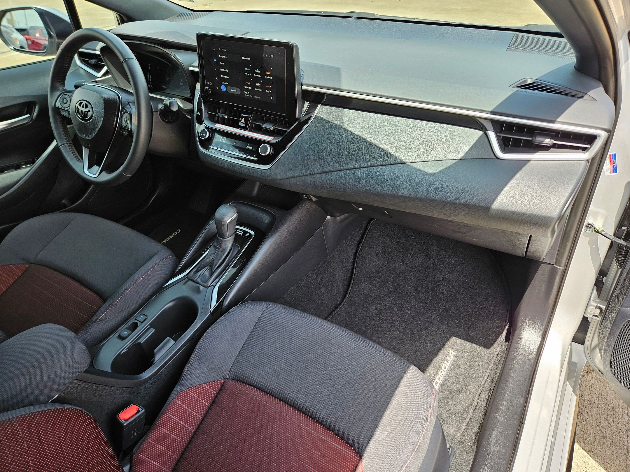 Used 2026 Toyota Corolla SE FWD image 32
