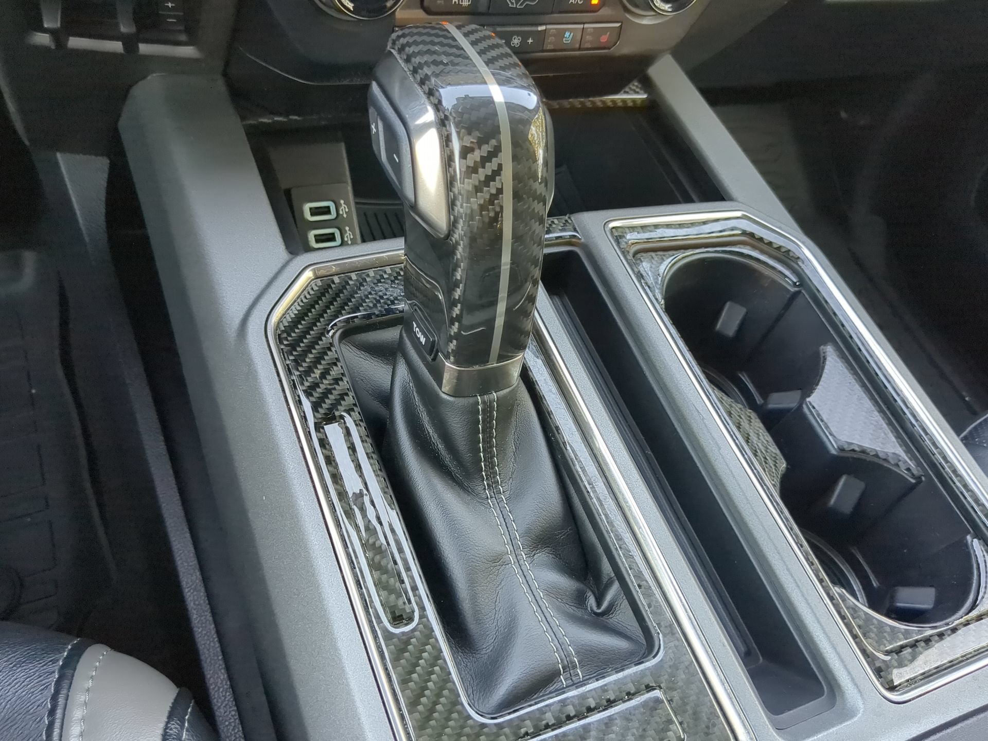 Certified 2018 Ford F150 Raptor w/ Equipment Group 802A Luxury AWD/4WD image 64