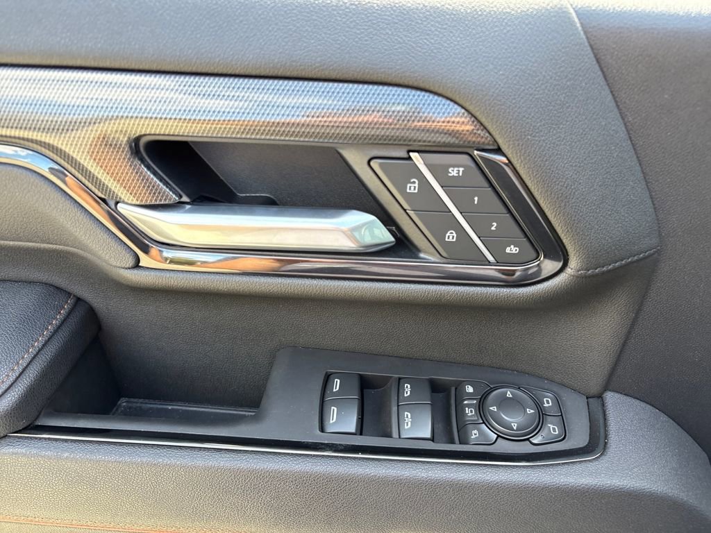 Used 2025 GMC Sierra 2500 AT4 w/ AT4 Premium Plus Package image 13