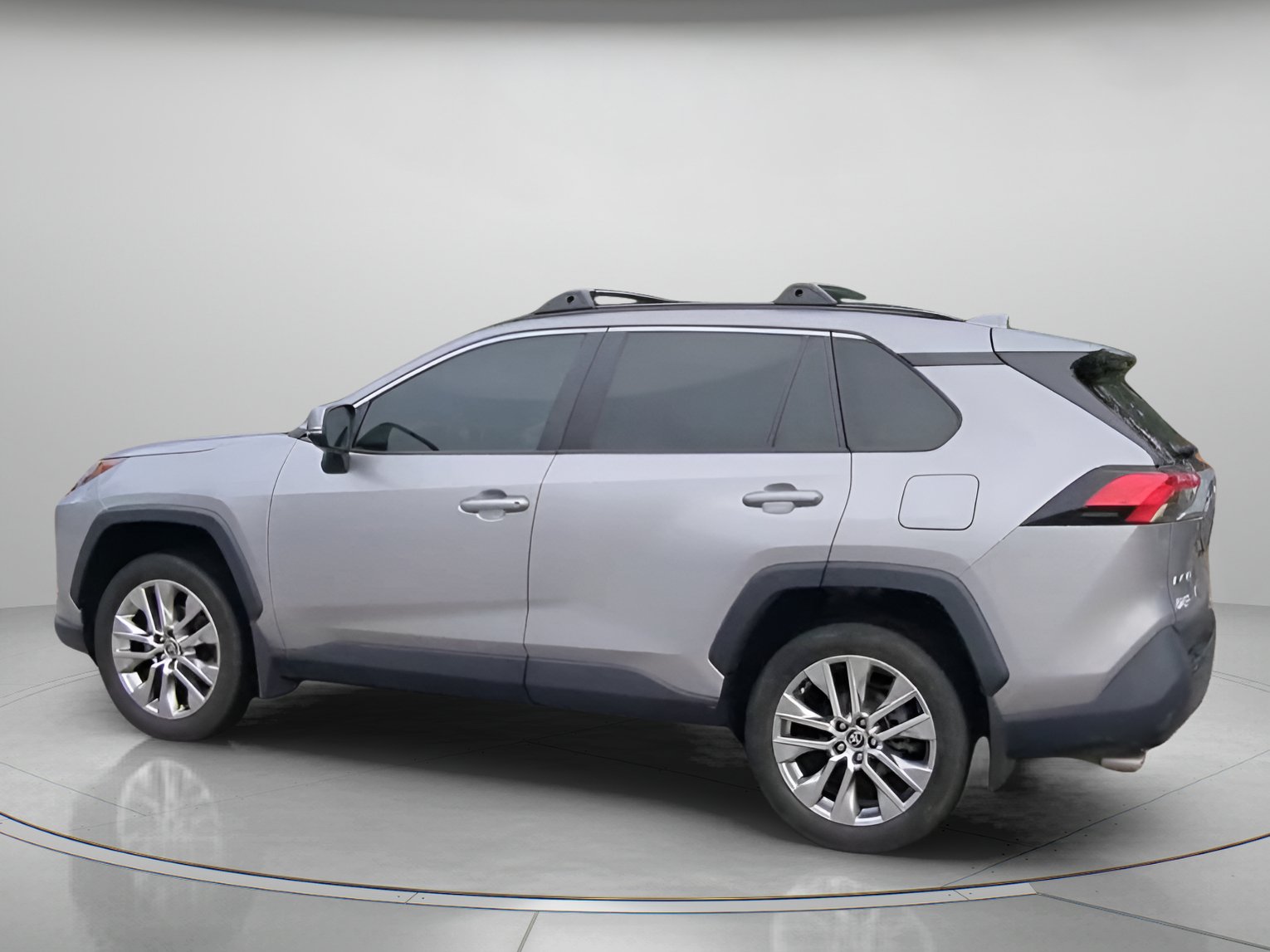 Used 2025 Toyota RAV4 XLE Premium w/ Weather Package FWD image 18