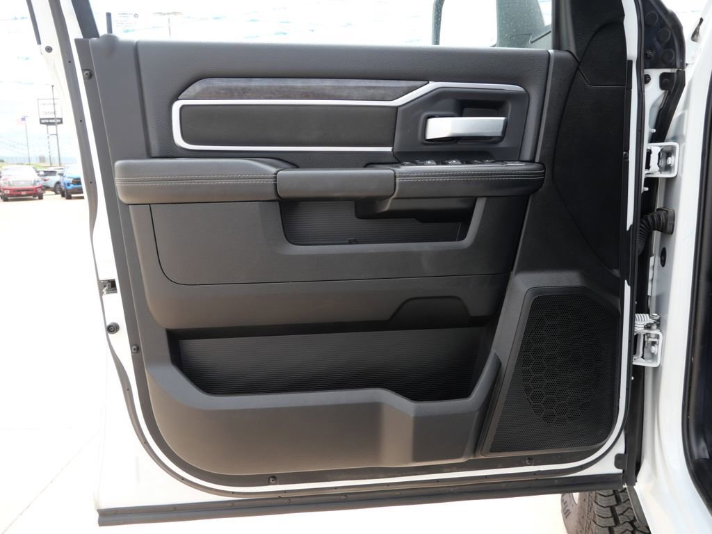 Used 2024 RAM 3500 Big Horn image 15