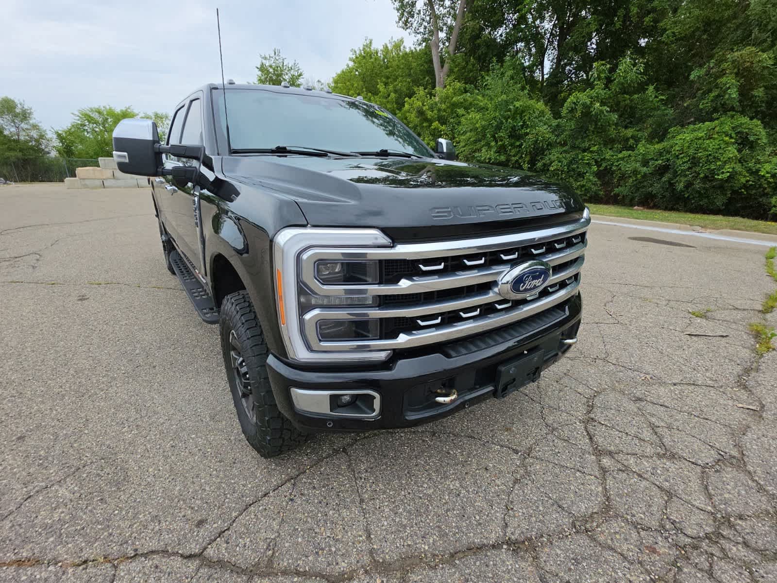 Certified 2023 Ford F250 Platinum w/ Tremor Off-Road Package AWD/4WD image 4