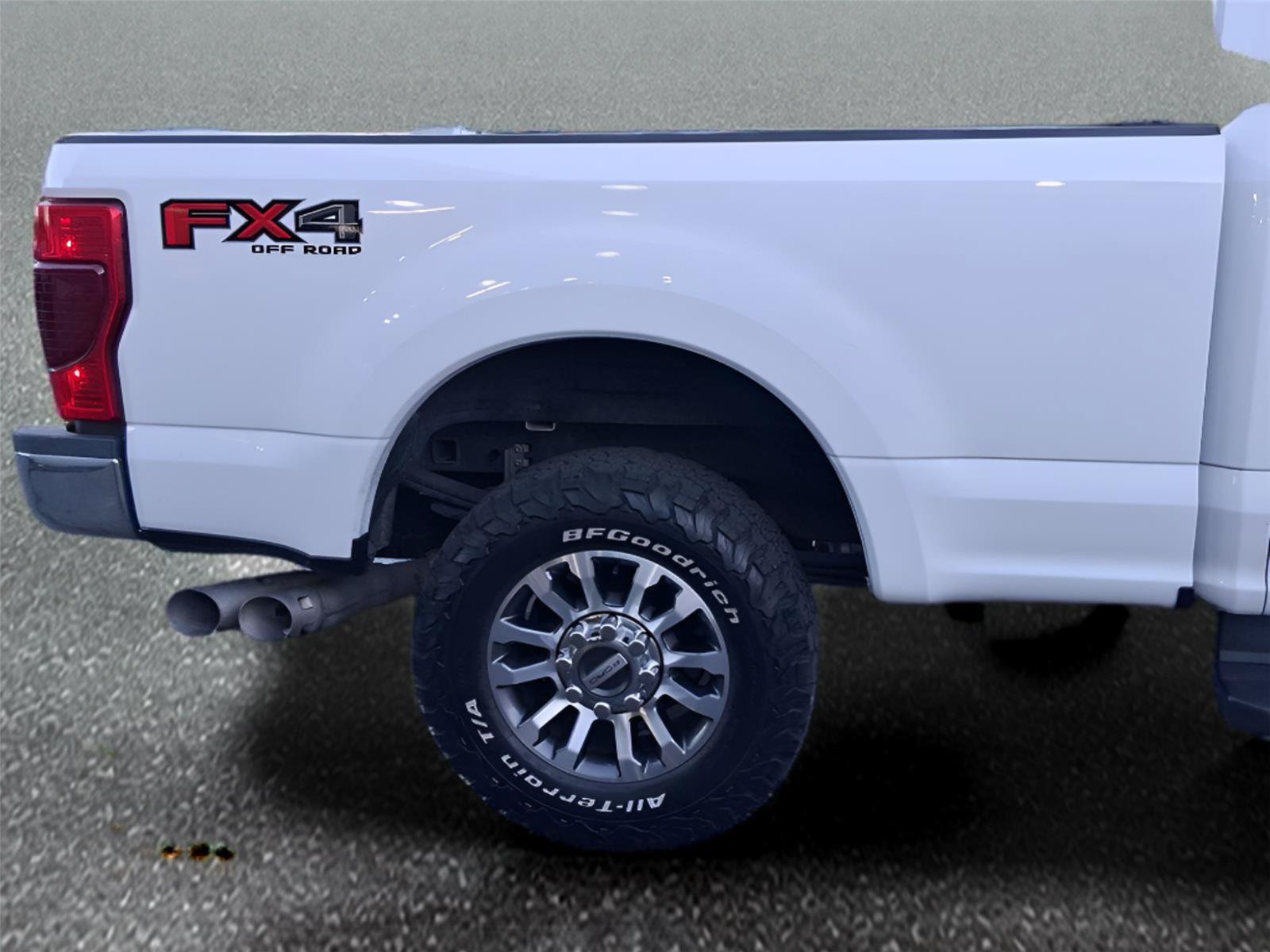 Certified 2022 Ford F250 4x4 Crew Cab Super Duty image 4