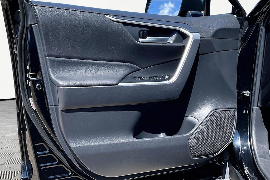 Used 2025 Toyota RAV4 XLE AWD/4WD image 23