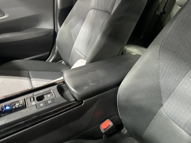 Used 2025 Toyota Prius LE FWD image 28