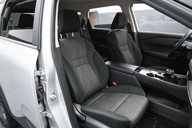 Used 2025 Nissan Rogue SV FWD image 27