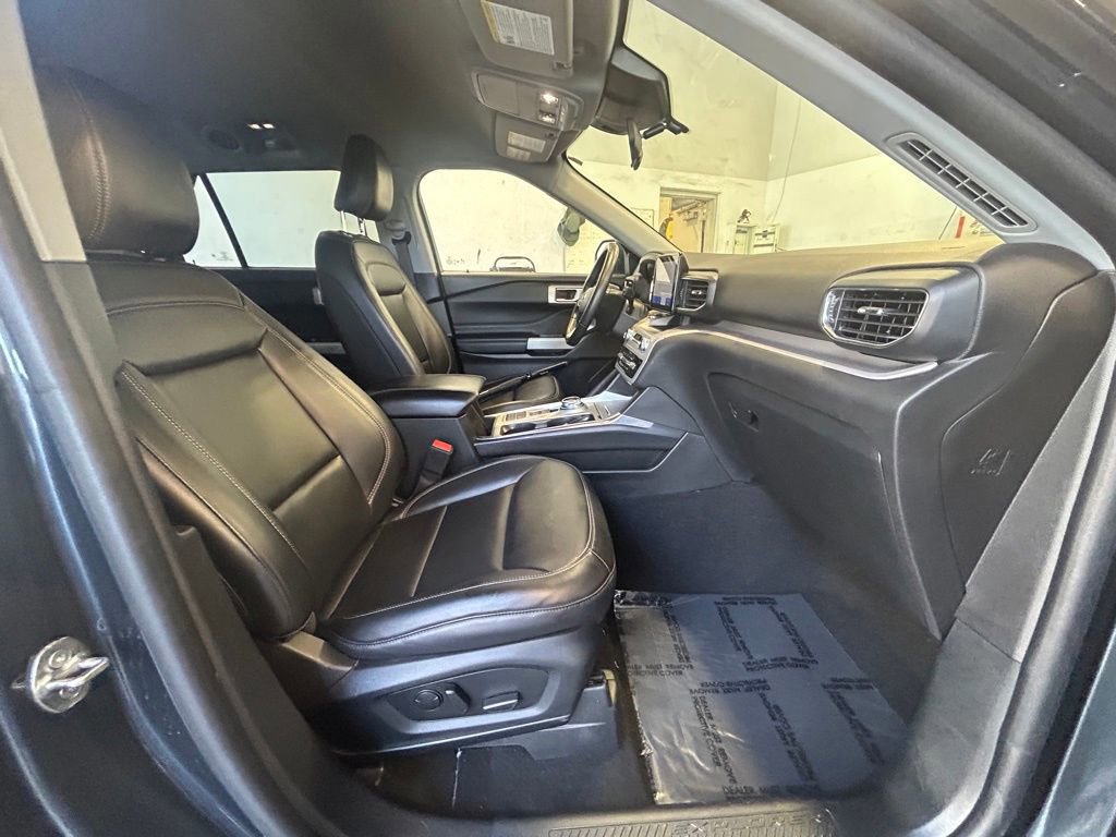 Certified 2023 Ford Explorer XLT w/ Equipment Group 202A image 23