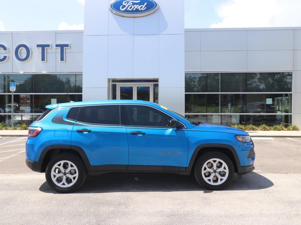 Used 2025 Jeep Compass Sport w/ Mopar Graphics Package AWD/4WD image 17
