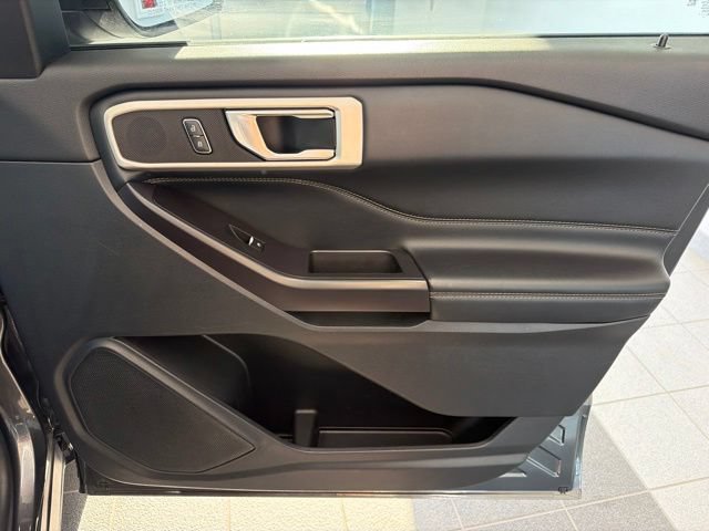 Certified 2020 Ford Explorer XLT w/ Equipment Group 202A AWD/4WD image 14