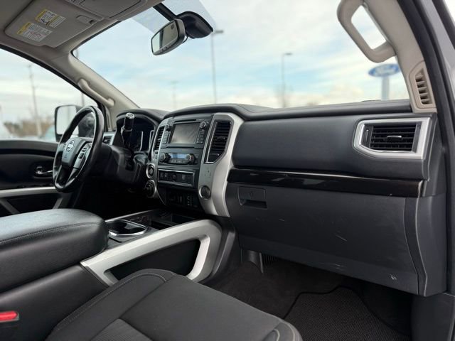 Used 2016 Nissan Titan XD image 14