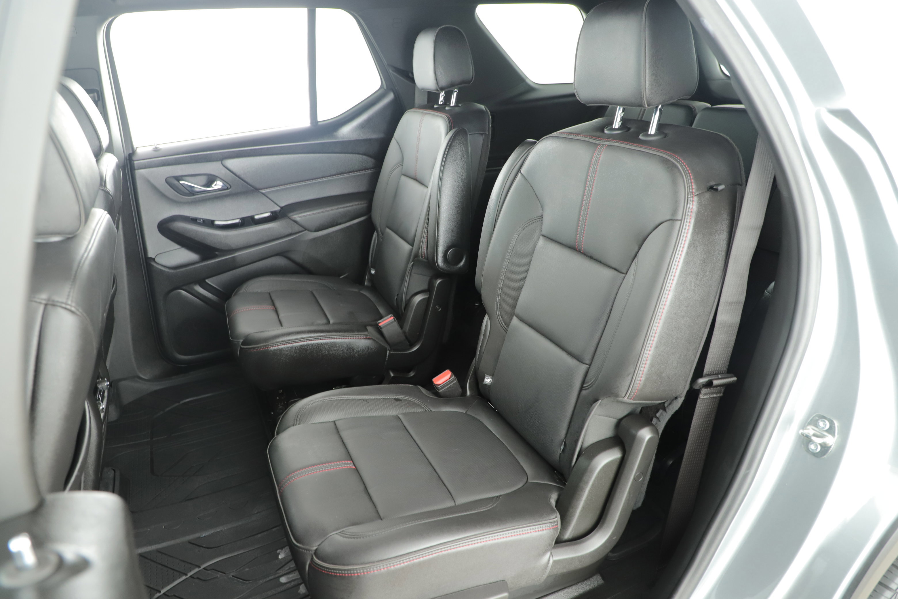 Used 2023 Chevrolet Traverse RS w/ LPO, Floor Liner Package image 23