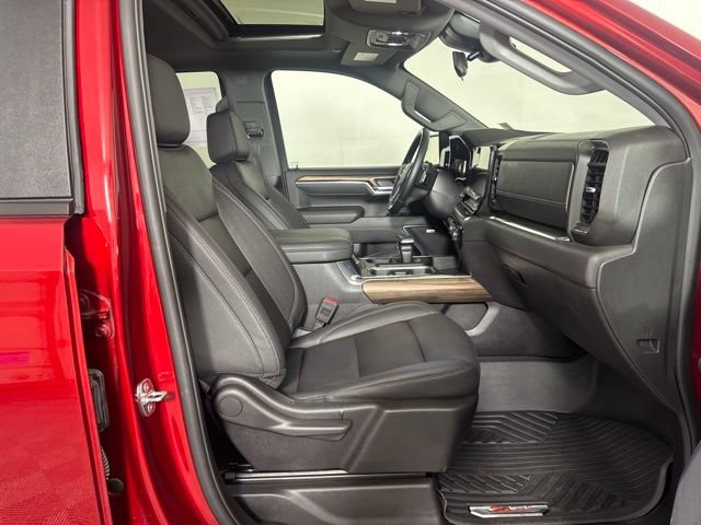 Used 2024 Chevrolet Silverado 1500 LT Trail Boss w/ Convenience Package II AWD/4WD image 4