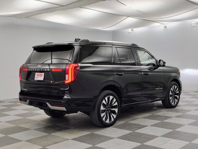 Certified 2025 Ford Expedition Platinum w/ Driver's Package AWD/4WD image 11